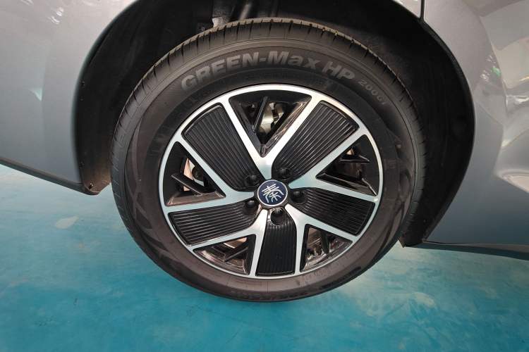 Used BYD Qin L 2025 DM-i Smart Drive 120KM Superior Model
