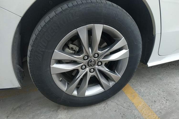 Used Toyota Sienna 2023 2.5L Hybrid Comfort Edition