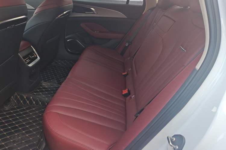 Used Hongqi H5 2024 1.5T DCT Smart Connect Flagship Edition
