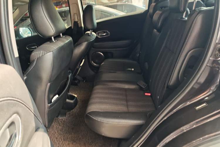 Used Honda Vezel 2015 1.8L CVT 2WD Luxury Model
