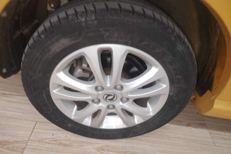 Used Dongfeng Fengon 370 2016 1.5L Manual Luxury Version SFG15-05 7 Seats
