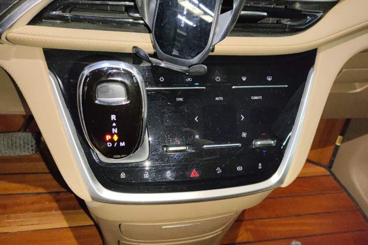 Used Buick GL8 2020 ES Land Cruiser 653T Flagship Model