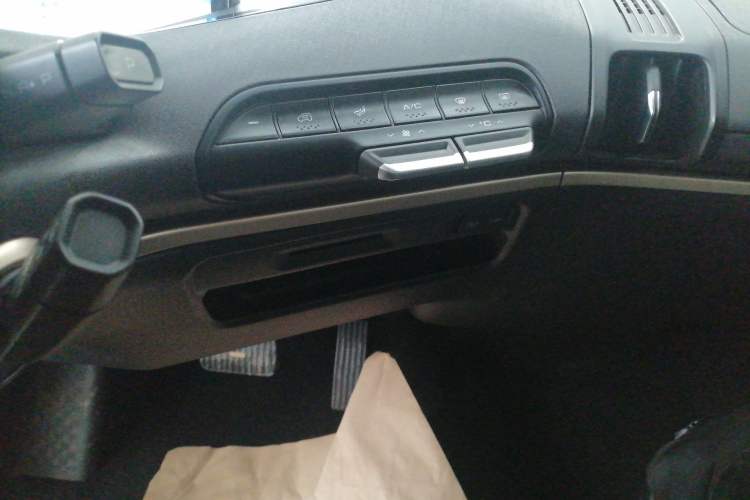 Used Baojun KiWi EV 2021 Artist Model Lithium Iron Phosphate
