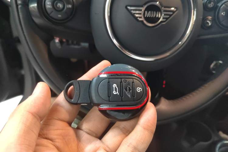 Used  MINI 2021 1.5T ONE PLUS
