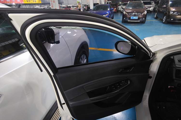 Used Ford Escort 2015 1.5L Automatic Fashion Model
