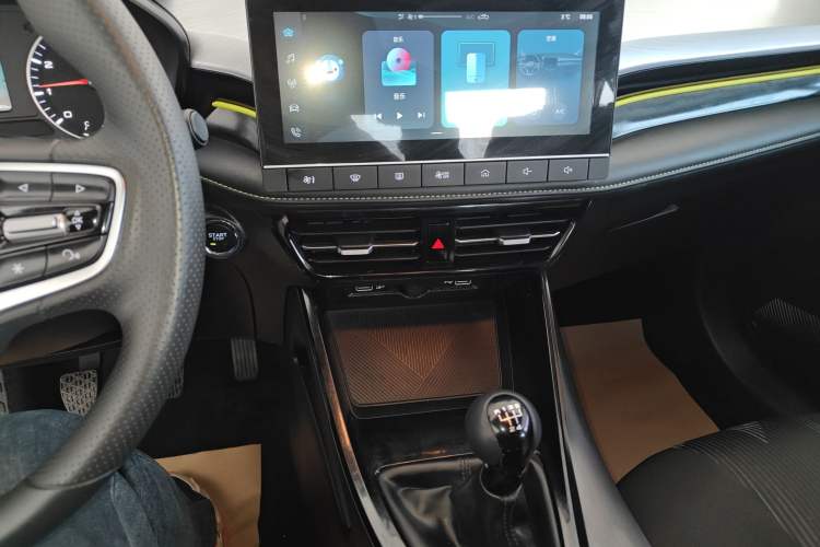 Used Roewe i5 2021 1.5L Manual Platinum Edition
