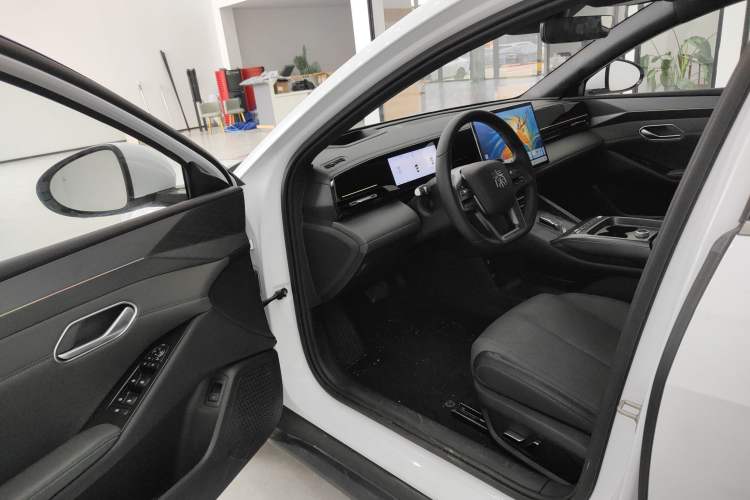 Used BYD Qin L 2025 EV 545KM Excellence Edition
