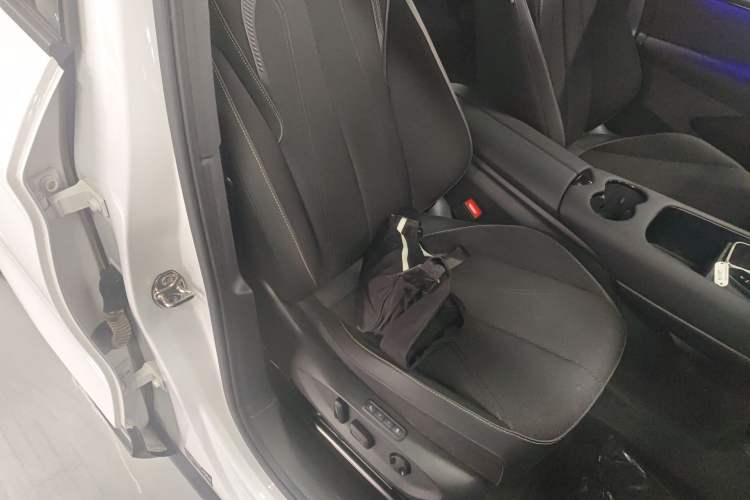 Used Volkswagen ID.UNYX 2024 Pro Long-Range Version