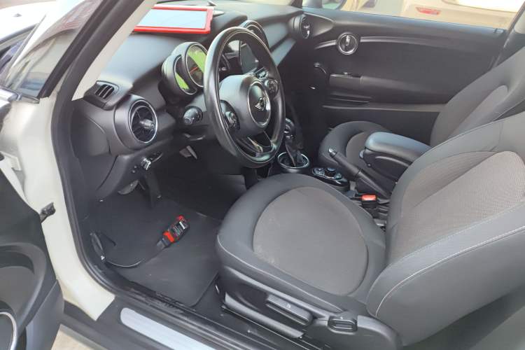 Used  MINI 2016 1.2T ONE Pioneer Edition
