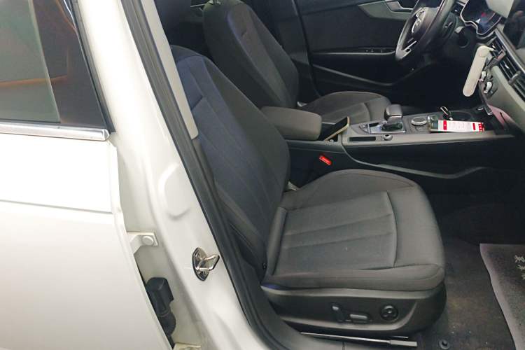 Used Audi A4L 2018 30th Anniversary Edition 40 TFSI Trendy Model