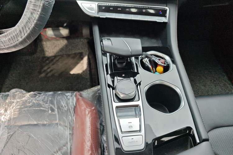 Used Changan Eado 2024 PLUS Blue Whale NE 1.4T GDI DCT High-Energy Edition
