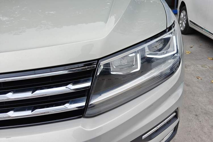 Used Volkswagen Tiguan L 2019 Revised 330TSI Automatic Two-Wheel Drive Smart & Luxury Edition China VI Standard
