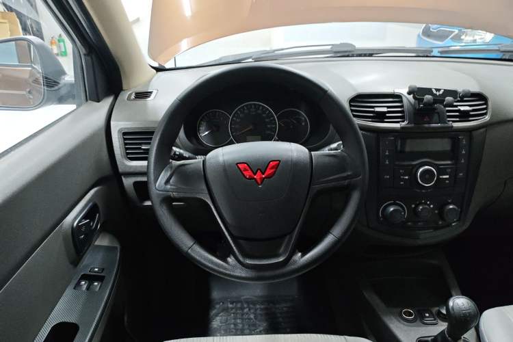 Used Wuling Hongguang 2020 1.2L S Base Model China VI LSI
