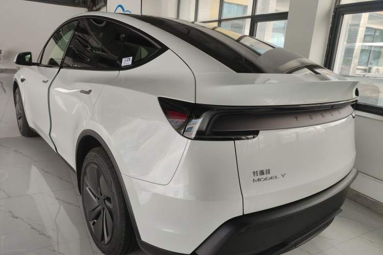 Used Tesla Model Y 2026 Rear-Drive Model