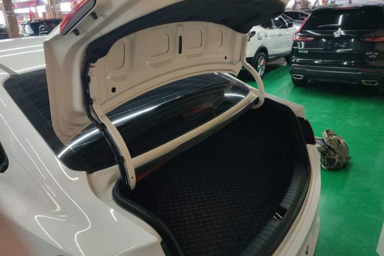 Used Hyundai Celesta 2020 1.6L Automatic GL Enjoyable Edition