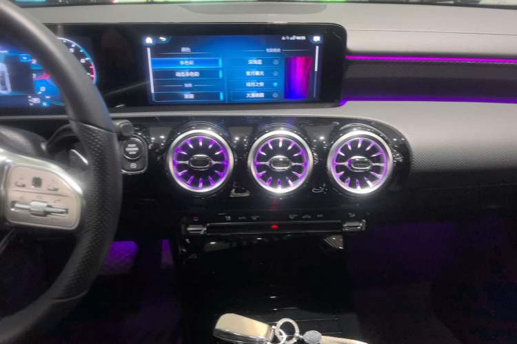 Used Mercedes-Benz A-Class 2022 Second Facelift A 200 L Sport Sedan Fashion Version