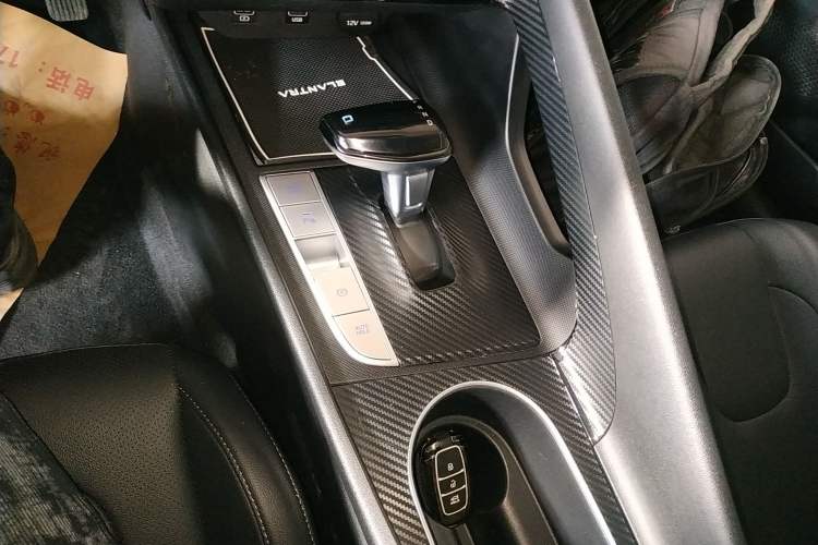 Used Hyundai Elantra 2021 1.5L CVT LUX Prestige Edition
