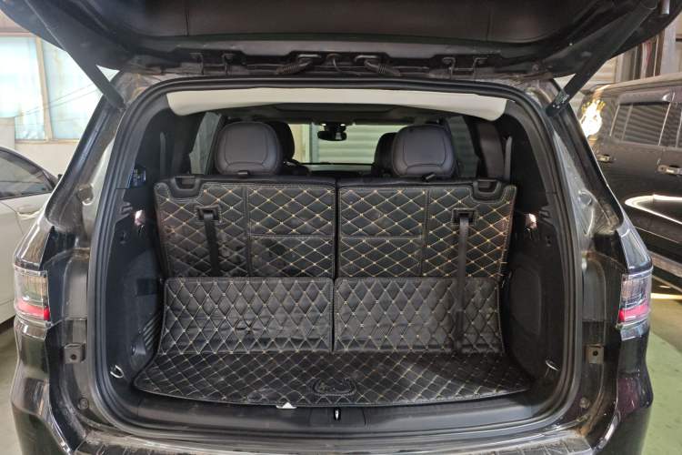 Used  Grand Commander 2018 2.0T Four-Wheel Drive Smart Enjoyment Version China V Emission Standard
