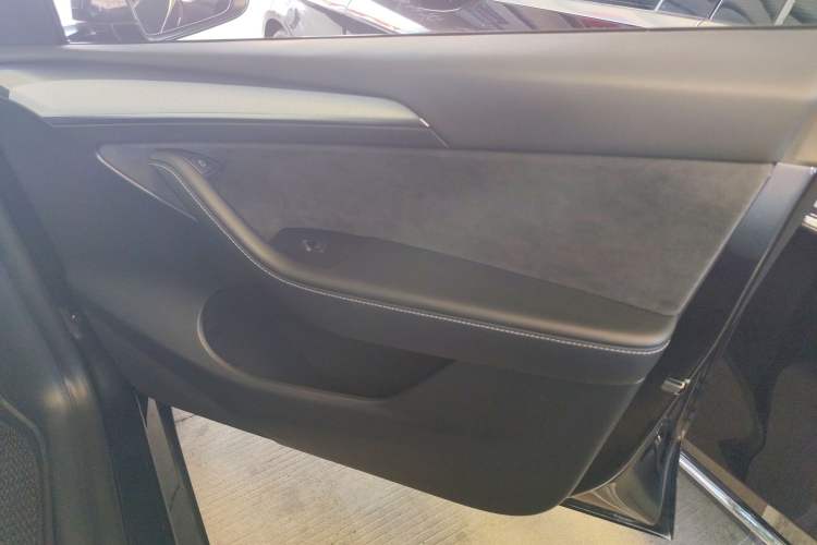 Used Tesla Model Y 2024 Rear-Wheel-Drive Version
