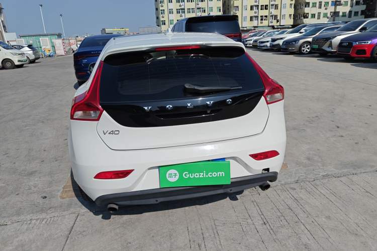 Used Volvo V40 2015 1.6T Zhiyi Edition
