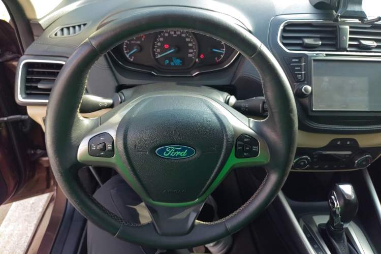 Used Ford Escort 2015 1.5L Automatic Fashion Model