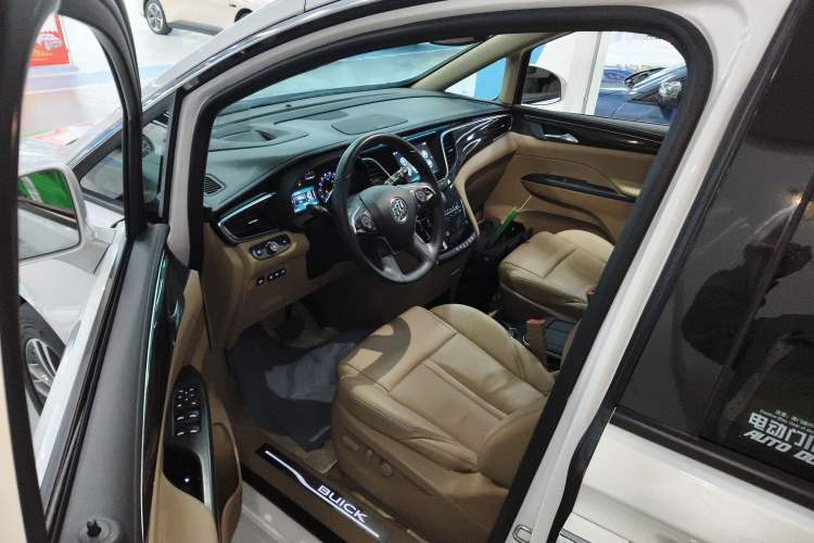 Used Buick GL8 2017 ES 28T Flagship Model China V Standard
