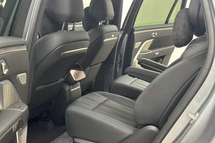 Used ONVO Luxeed L90 2025 Model—Max Six-Seater Version