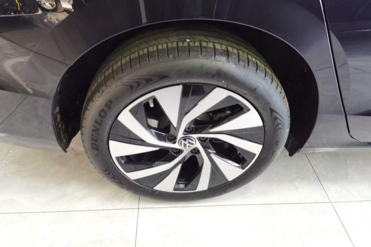 Used Volkswagen Passat 2025 Pro 380TSI Dragon Glory Edition
