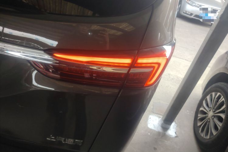 Used Buick GL8 2023 Facelifted Land Cruiser Executive Luxury Version
