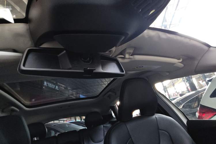 Used Volvo V40 2015 1.6T Zhiya Edition