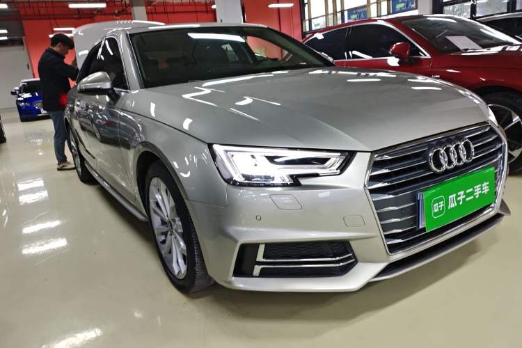 Used Audi A4L 2018 30th Anniversary Edition 40 TFSI Fashion Model
