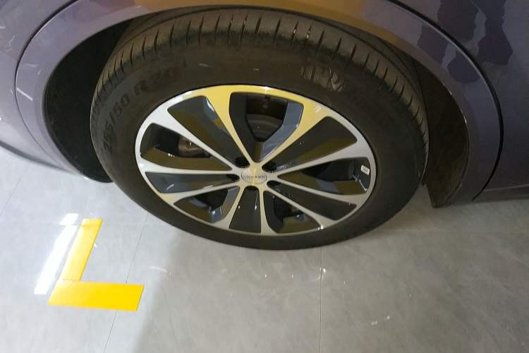 Used Hima Luxeed R7 2025 Range-Extended Version 251 km Max
