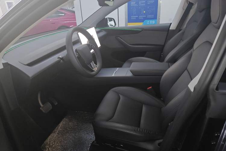 Used Tesla Model Y 2025 Rear-Wheel-Drive Version
