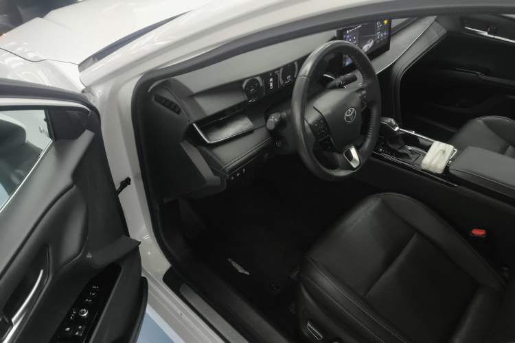 Used Toyota Camry 2024 Dual-Engine 2.5HG Prestige Edition
