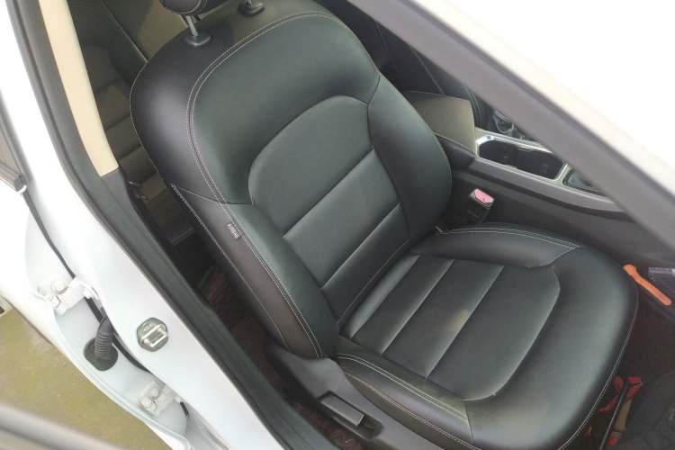 Used Geely Auto Emgrand GL 2017 1.8L Manual Elite Model
