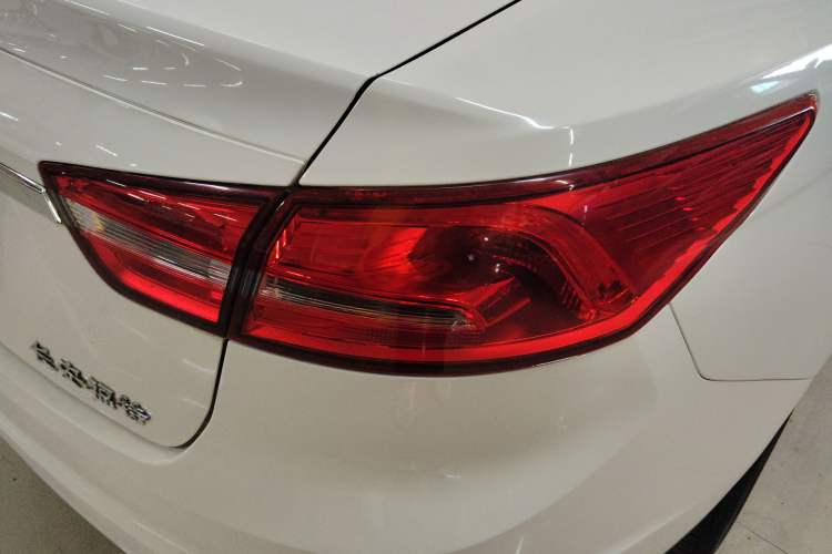 Used Ford Escort 2015 1.5L Automatic Fashion Model