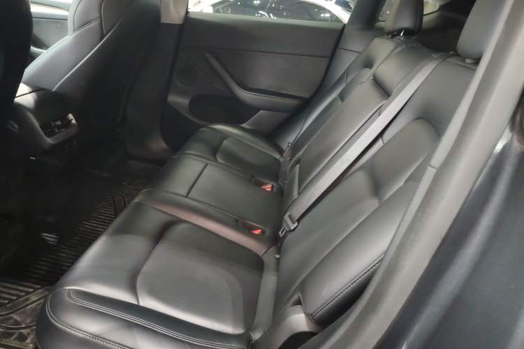 Used Tesla Model Y 2022 Long-Range All-Wheel-Drive Version
