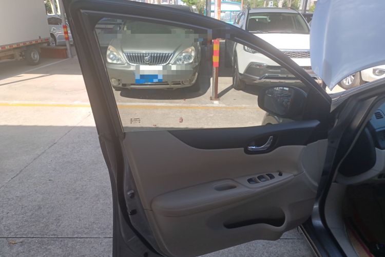 Used Nissan Tiida 2011 1.6L CVT Smart Version
