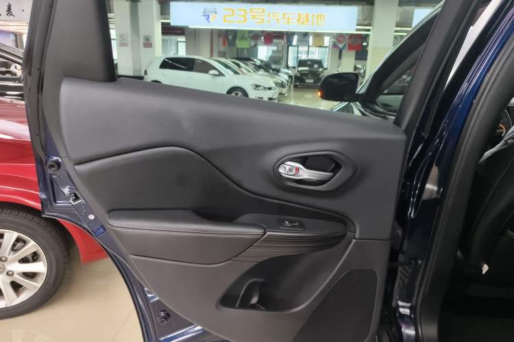 Used  Cherokee 2016 2.0L Superior Edition
