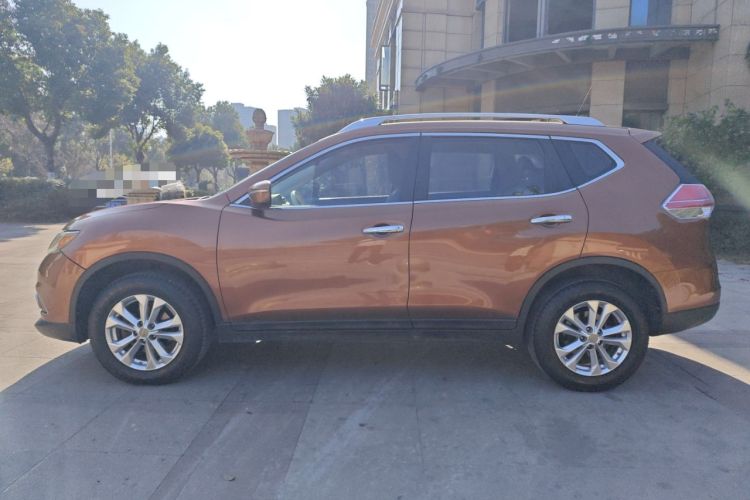 Used Nissan X-Trail 2014 2.5L CVT Leading Edition 4WD
