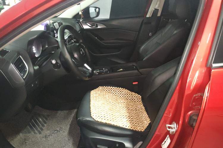 Used Mazda Mazda 3 Axela 2019 Cloud-Controlled Version Sedan 2.0L Automatic Luxury Trim China VI Standard
