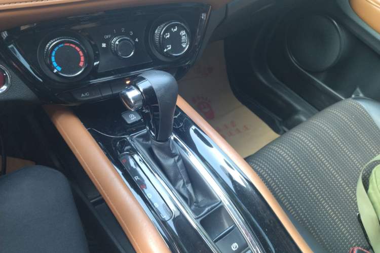 Used Honda Vezel 2016 1.8L CVT Front-Wheel Drive Pioneer Edition