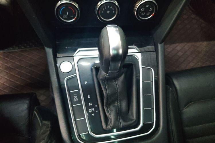 Used Volkswagen Magotan 2019 330TSI DSG Leading Edition China V Standard
