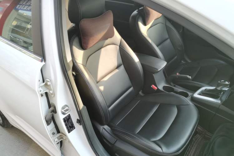 Used Hyundai Elantra 2018 1.6L Automatic 15th Anniversary Special Edition
