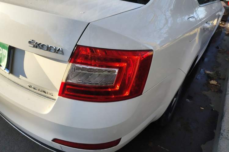 Used Skoda Octavia 2016 1.6L Automatic Smart Drive Edition
