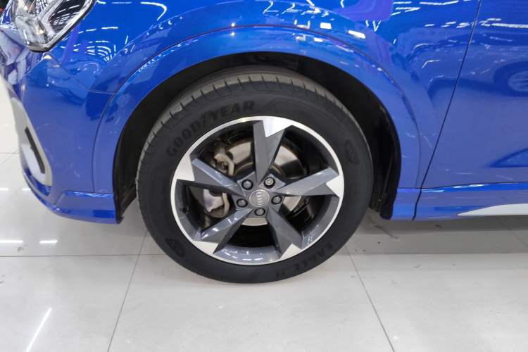 Used Audi Q3 2019 40 TFSI Fashion Dynamic Model