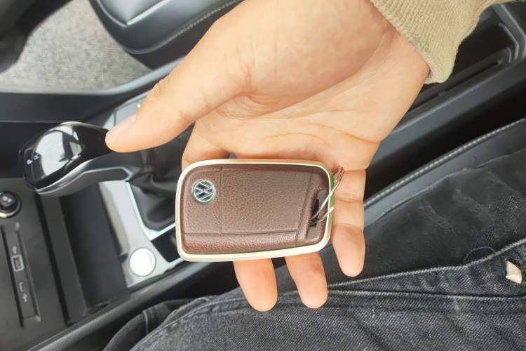 Used Volkswagen Tiguan L 2024 Outstanding Model 330TSI Automatic Two-Wheel Drive R-Line Dragon Glory Edition
