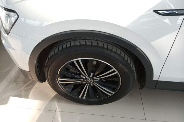 Used Volkswagen Tiguan L 2021 330TSI Automatic Two-Wheel Drive Smart Edition
