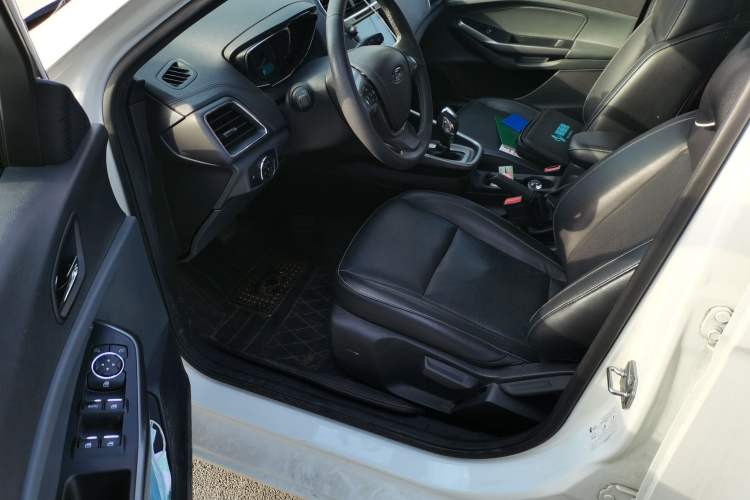 Used Ford Escort 2015 1.5L Automatic Fashion Model
