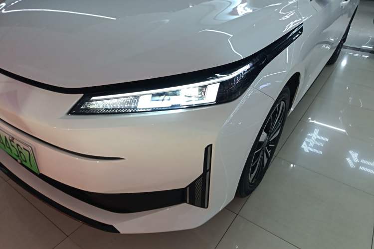 Used  A05 2024 Truly Delicious Version 70" Beyond-Grade Edition